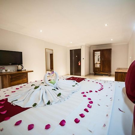 Angkor International Hotel Phnom Penh Esterno foto